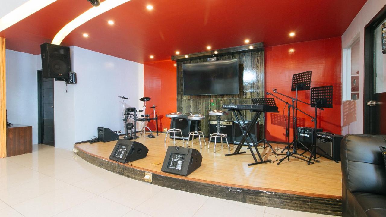 RedDoorz @ Walk Inn Hotel Manilla Buitenkant foto