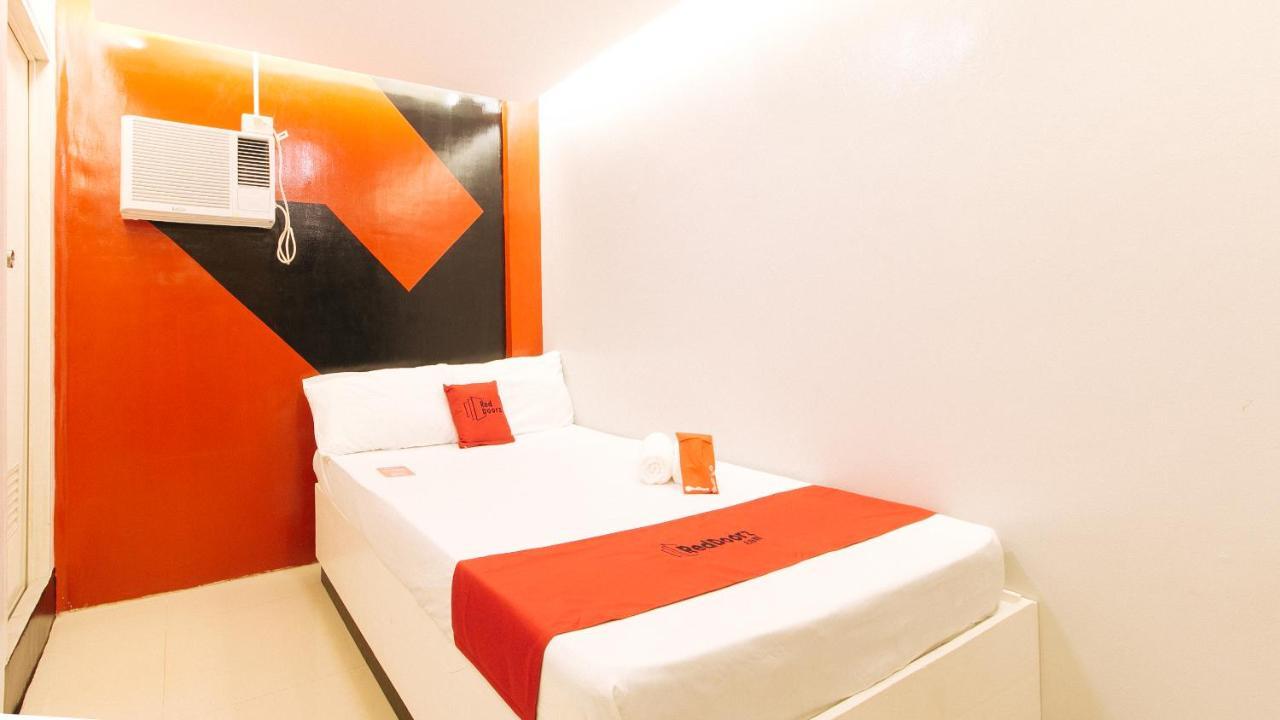 RedDoorz @ Walk Inn Hotel Manilla Buitenkant foto